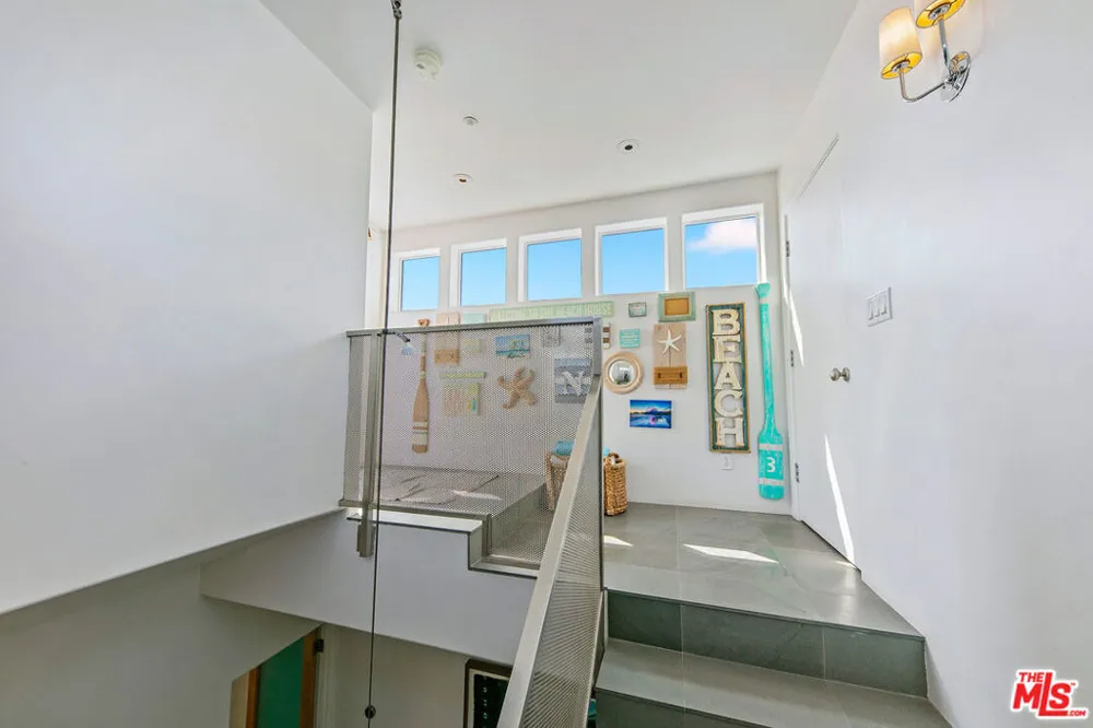 1341 Palisades Beach Road Santa Monica, CA 90401