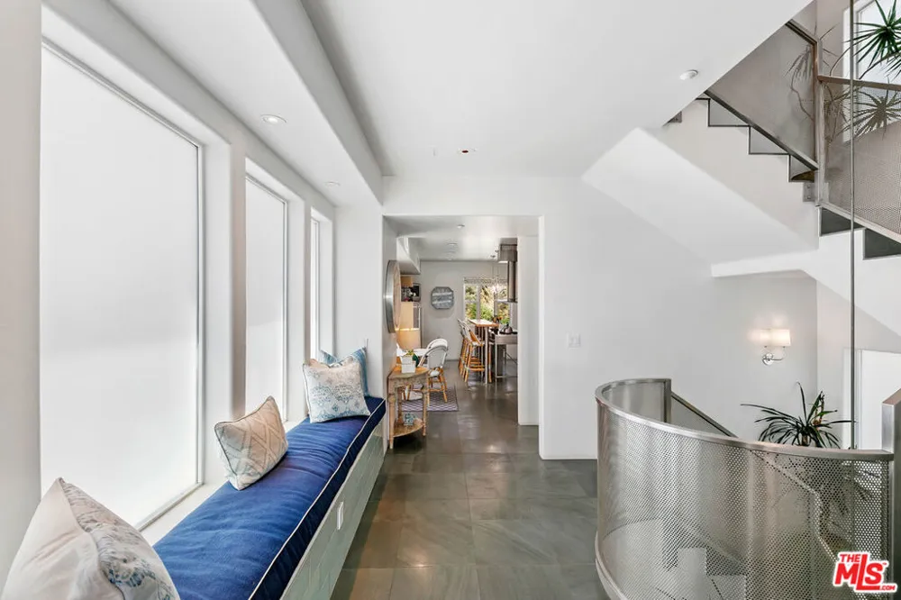 1341 Palisades Beach Road Santa Monica, CA 90401