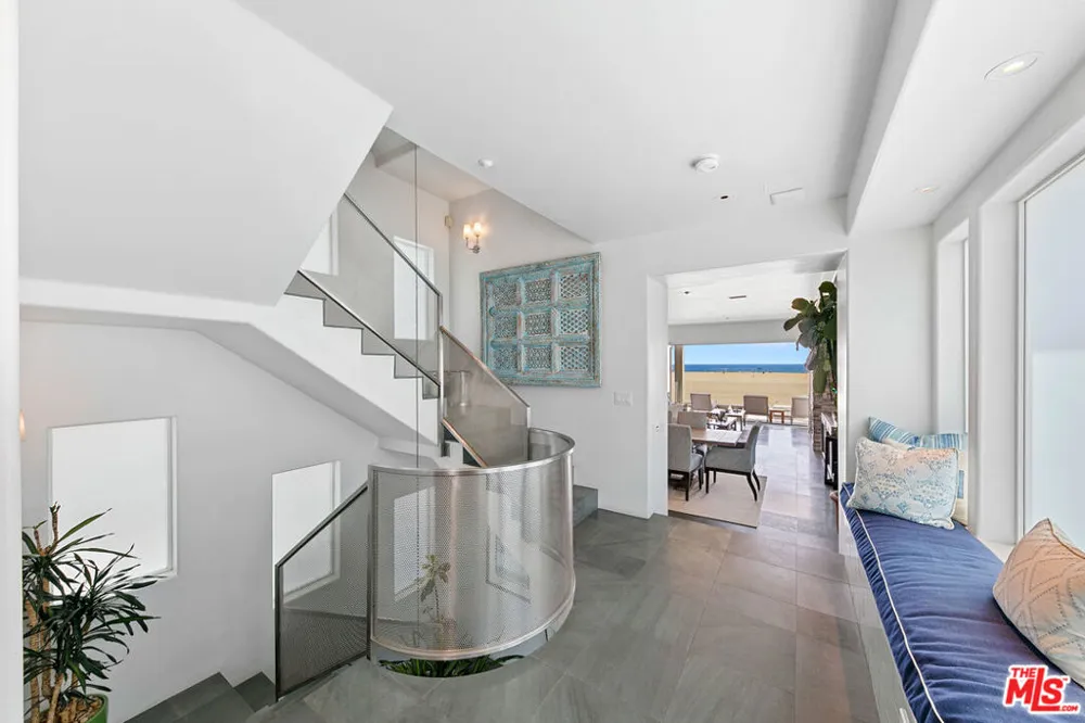 1341 Palisades Beach Road Santa Monica, CA 90401