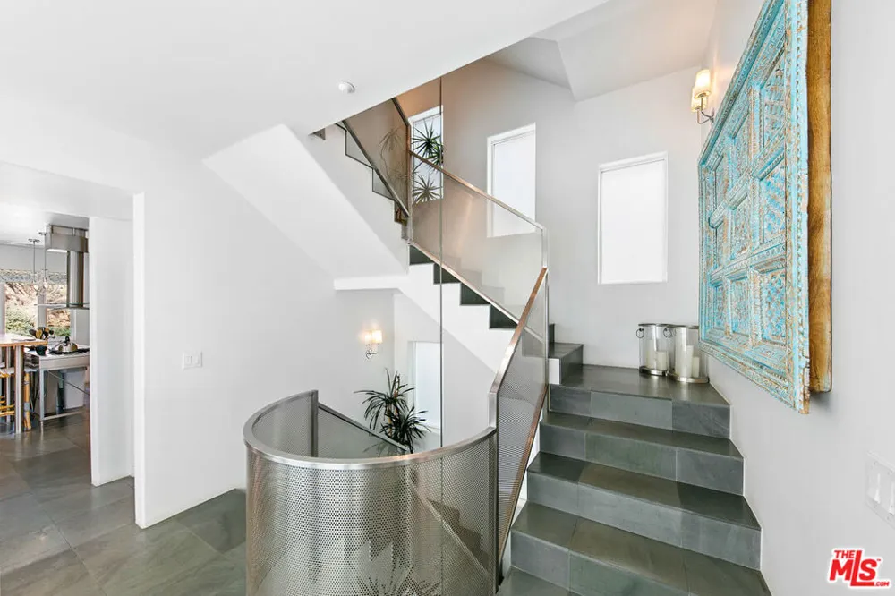 1341 Palisades Beach Road Santa Monica, CA 90401