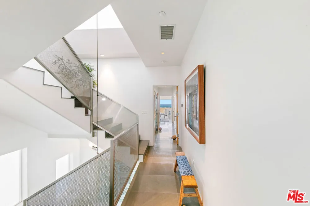 1341 Palisades Beach Road Santa Monica, CA 90401