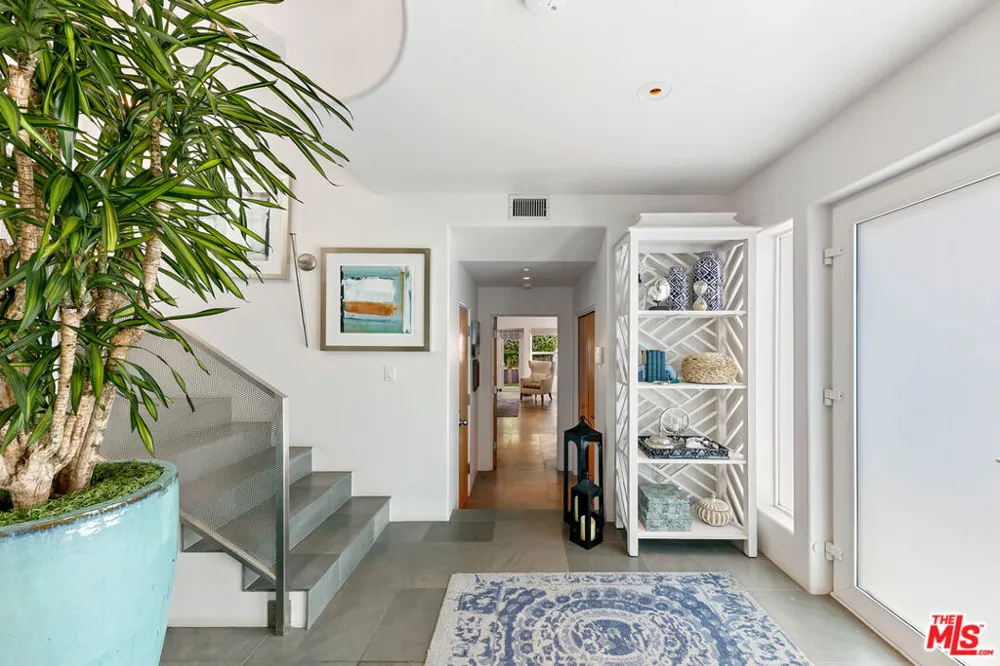 1341 Palisades Beach Road Santa Monica, CA 90401