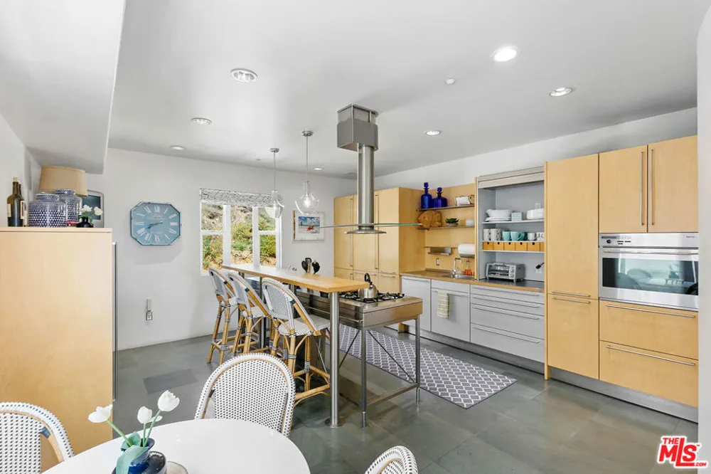 1341 Palisades Beach Road Santa Monica, CA 90401