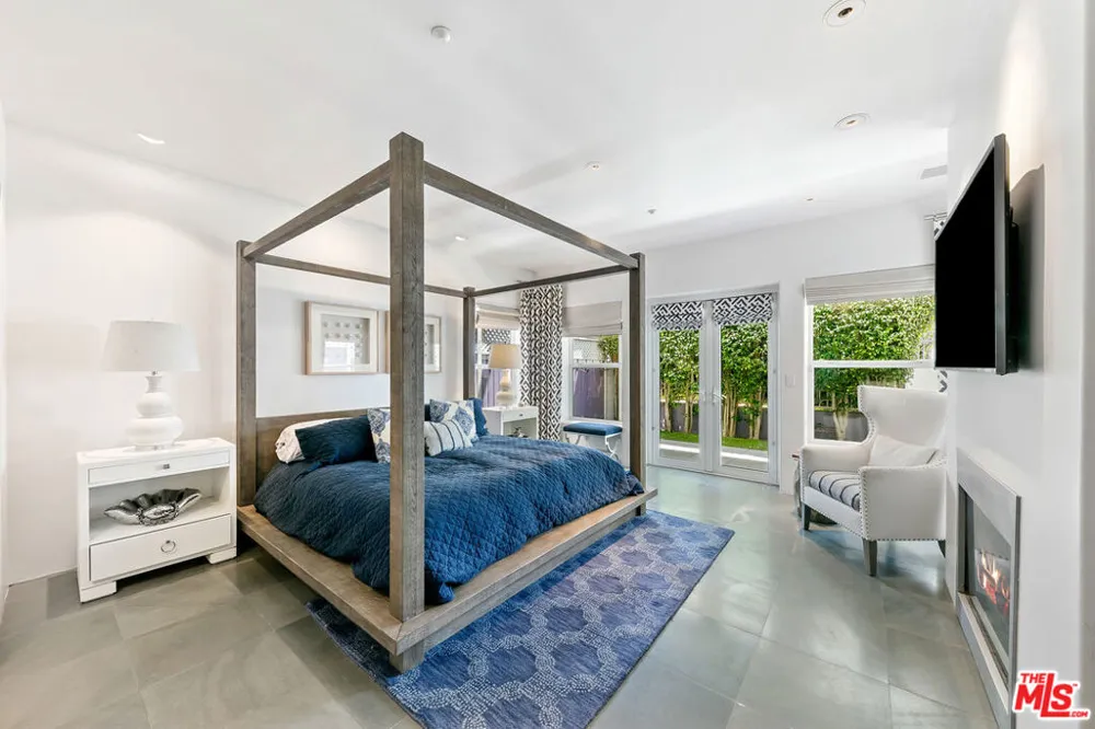 1341 Palisades Beach Road Santa Monica, CA 90401