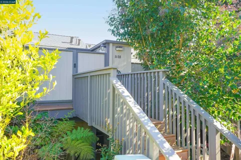 1608 Ashwood Drive