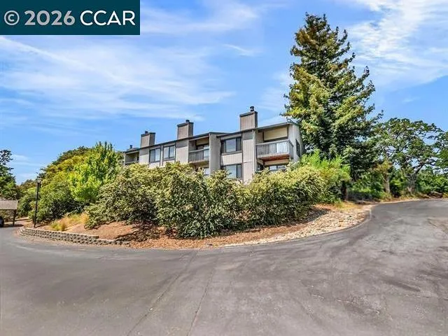 1608 Ashwood Drive Martinez, CA 94553