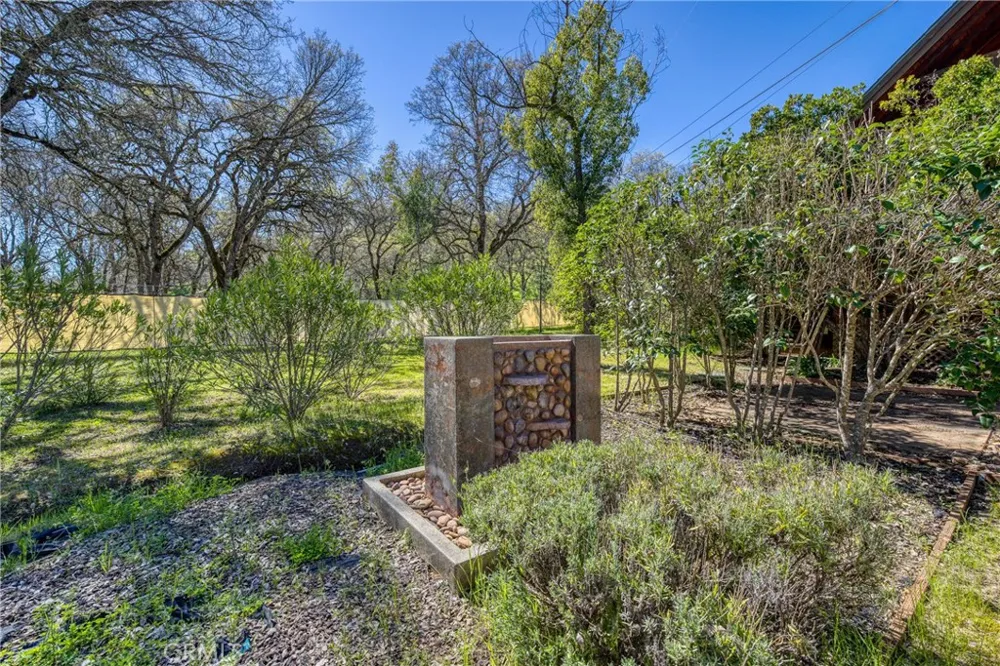 1001 Louis Way Lakeport, CA 95453