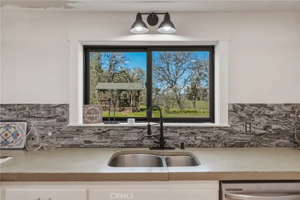 1001 Louis Way Lakeport, CA 95453