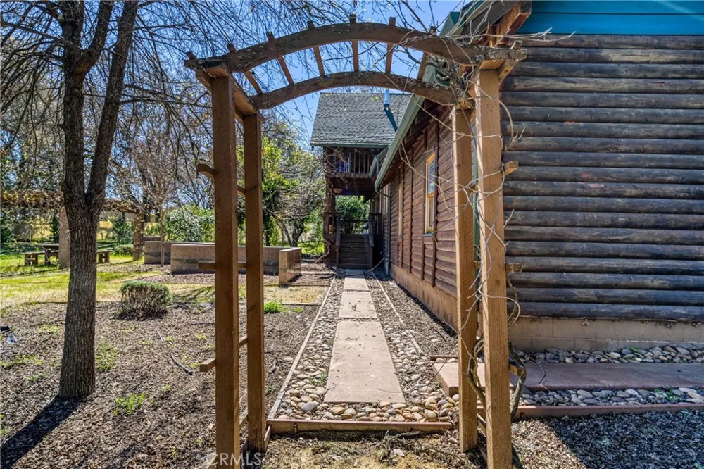 1001 Louis Way Lakeport, CA 95453