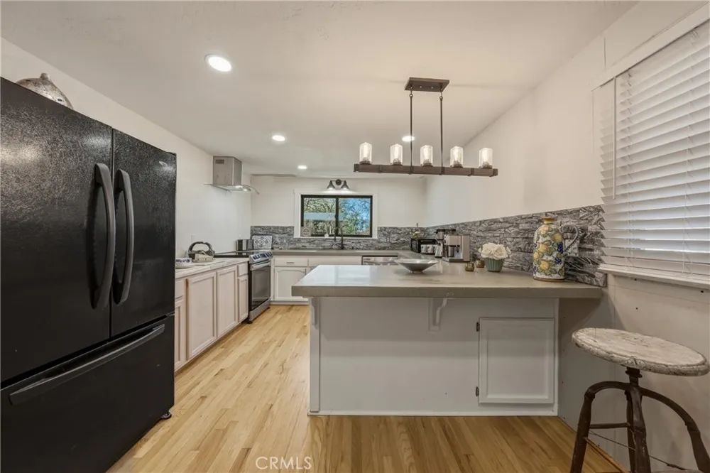 1001 Louis Way Lakeport, CA 95453