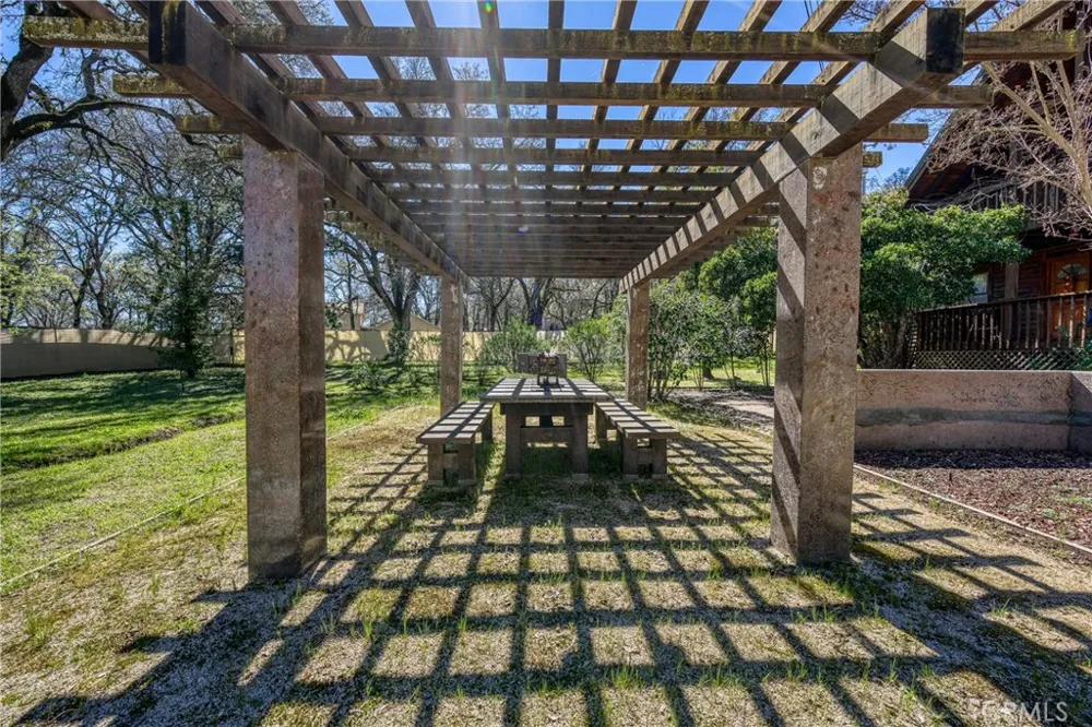 1001 Louis Way Lakeport, CA 95453