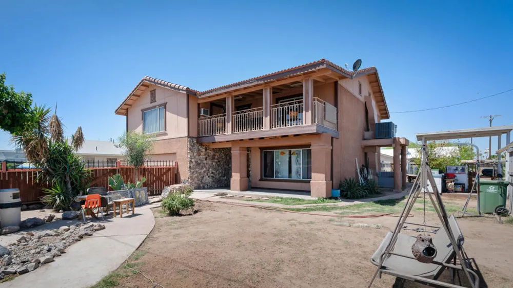 407 S Eastern Avenue Brawley, CA 92227