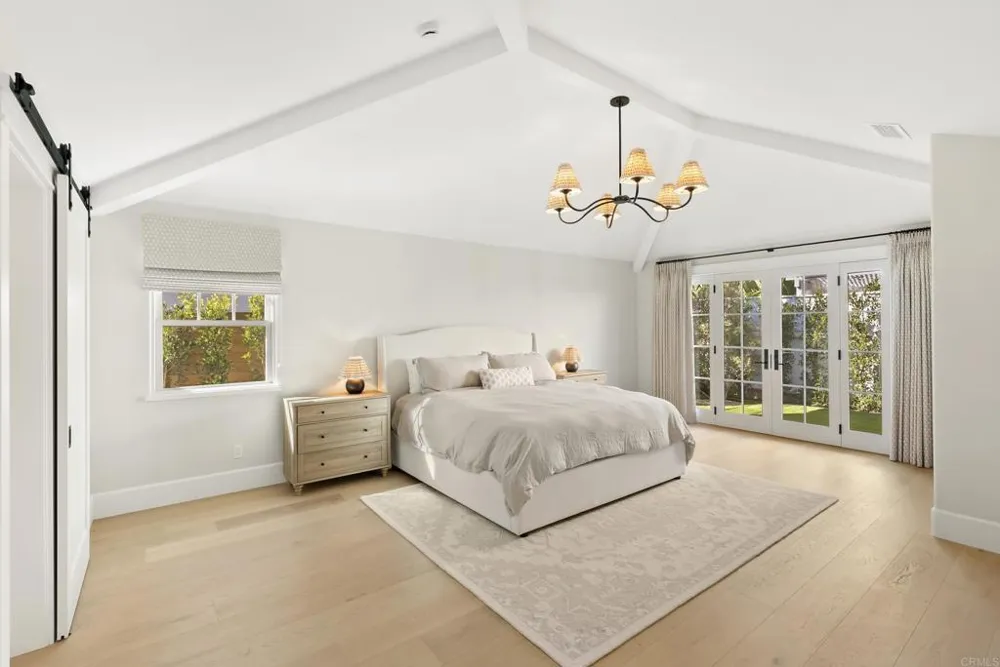 210 Estrella St Solana Beach, CA 92075
