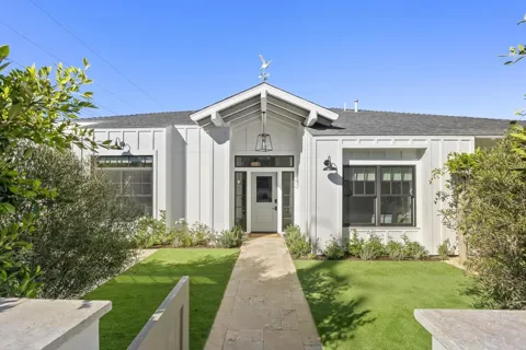 210 Estrella St