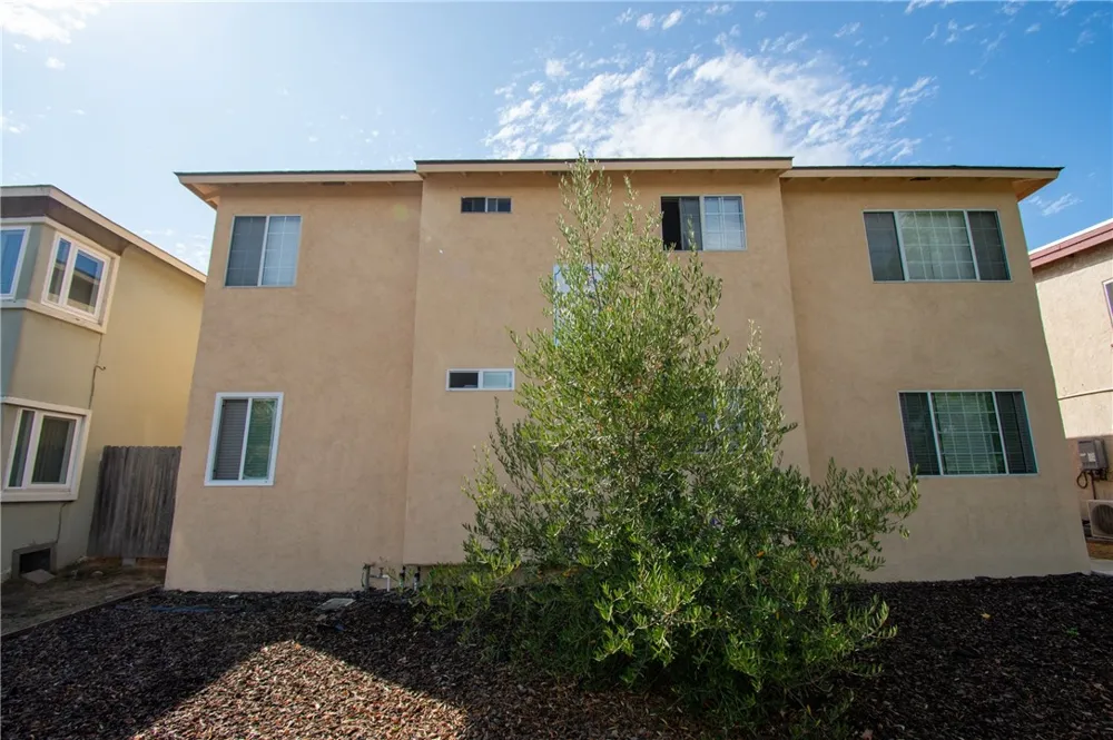 906 E Imperial El Segundo, CA 90245