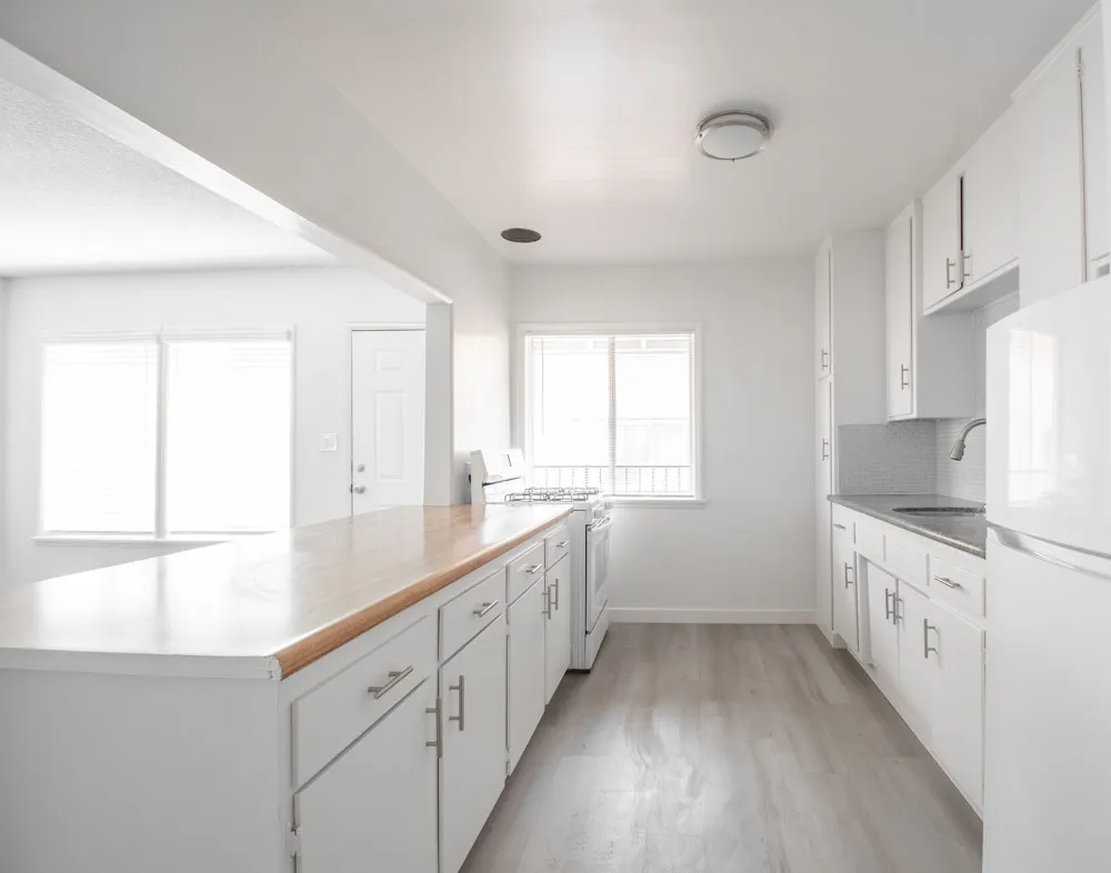 906 E Imperial El Segundo, CA 90245