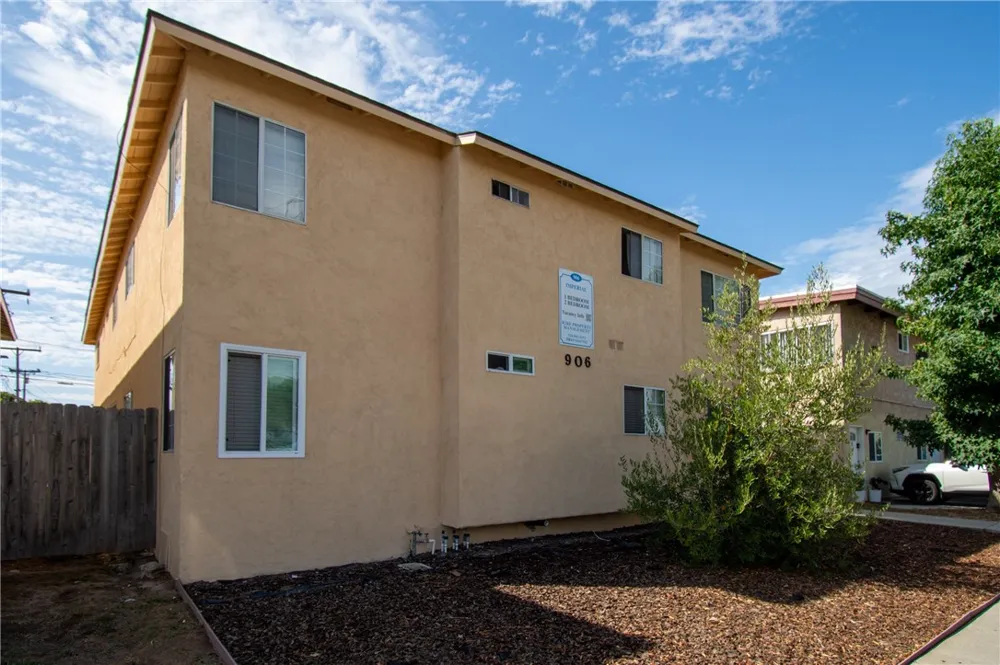 906 E Imperial El Segundo, CA 90245