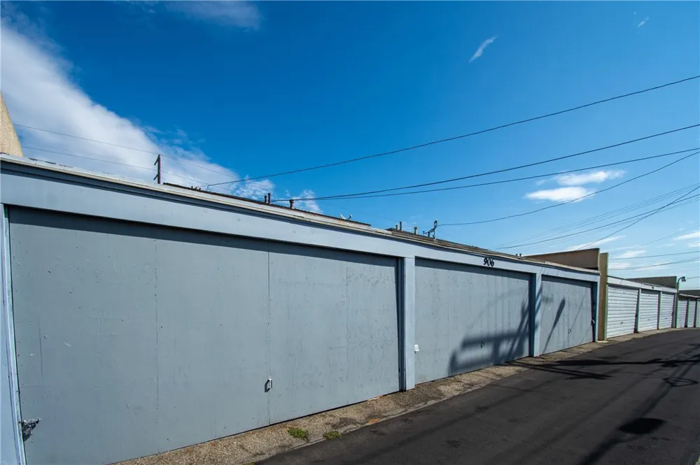 906 E Imperial El Segundo, CA 90245
