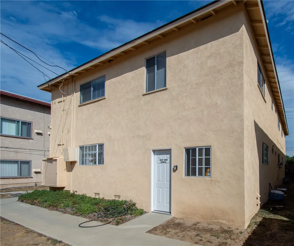 906 E Imperial El Segundo, CA 90245