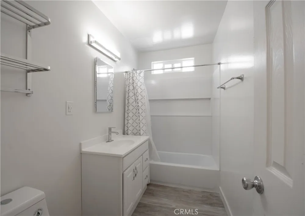 906 E Imperial El Segundo, CA 90245