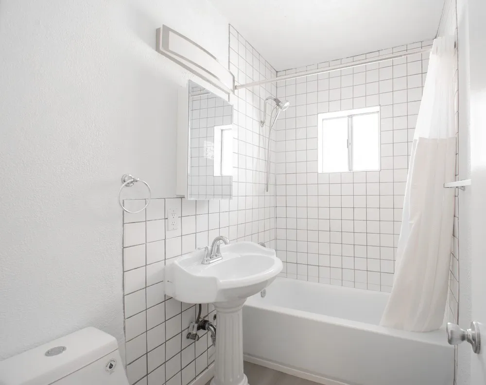 906 E Imperial El Segundo, CA 90245