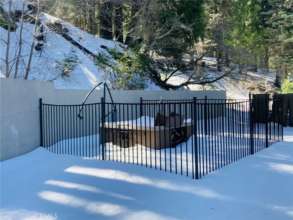341 Ca-173 Lake Arrowhead, CA 92352