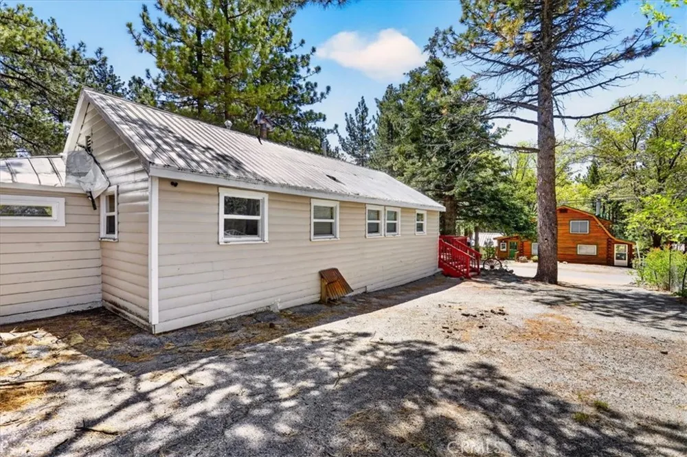33424 Holcomb Creek Drive Green Valley Lake, CA 92341