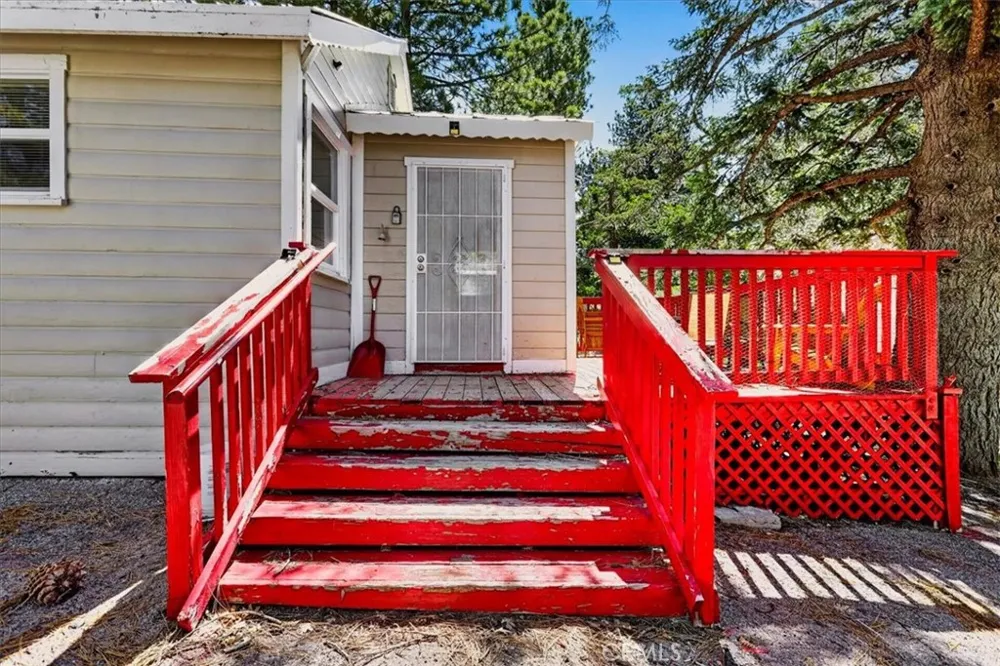 33424 Holcomb Creek Drive Green Valley Lake, CA 92341