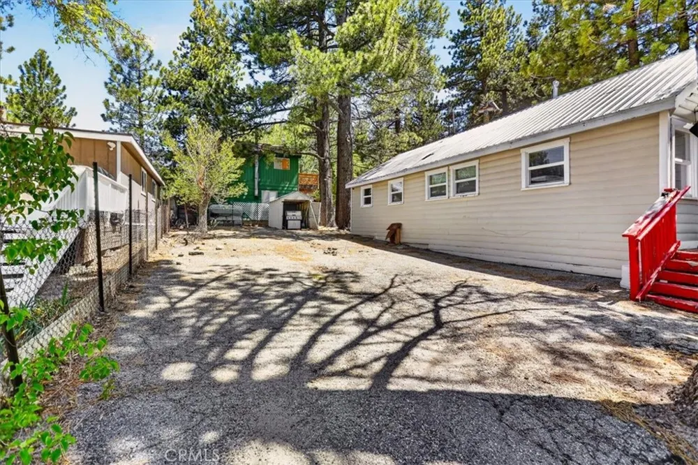 33424 Holcomb Creek Drive Green Valley Lake, CA 92341
