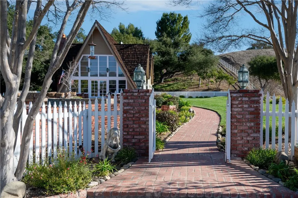 4086 E Oak Trail Road Santa Ynez, CA 93460