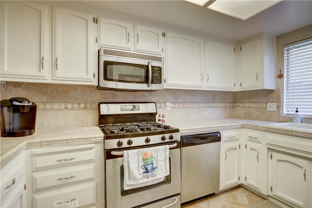 1637 Longbranch Grover Beach, CA 93433