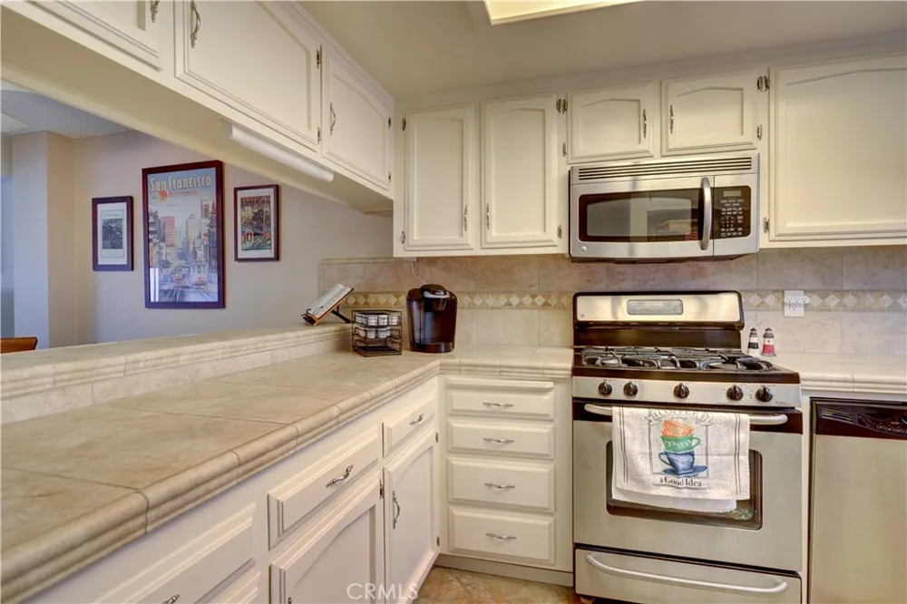 1637 Longbranch Grover Beach, CA 93433