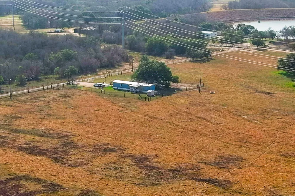 319 R C LANE Lockhart, TX 78644