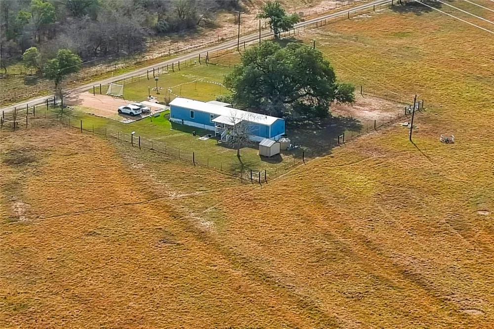 319 R C LANE Lockhart, TX 78644