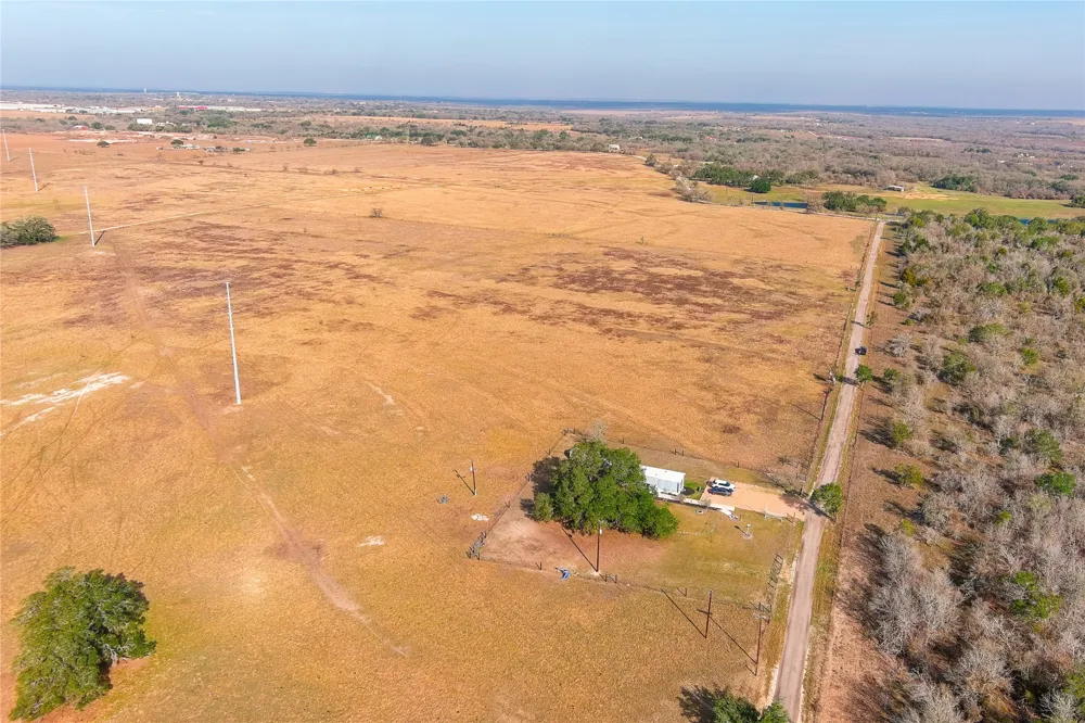 319 R C LANE Lockhart, TX 78644