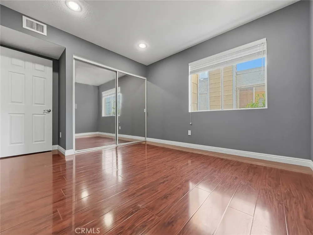 18408 Hatteras #19 Tarzana, CA 91356