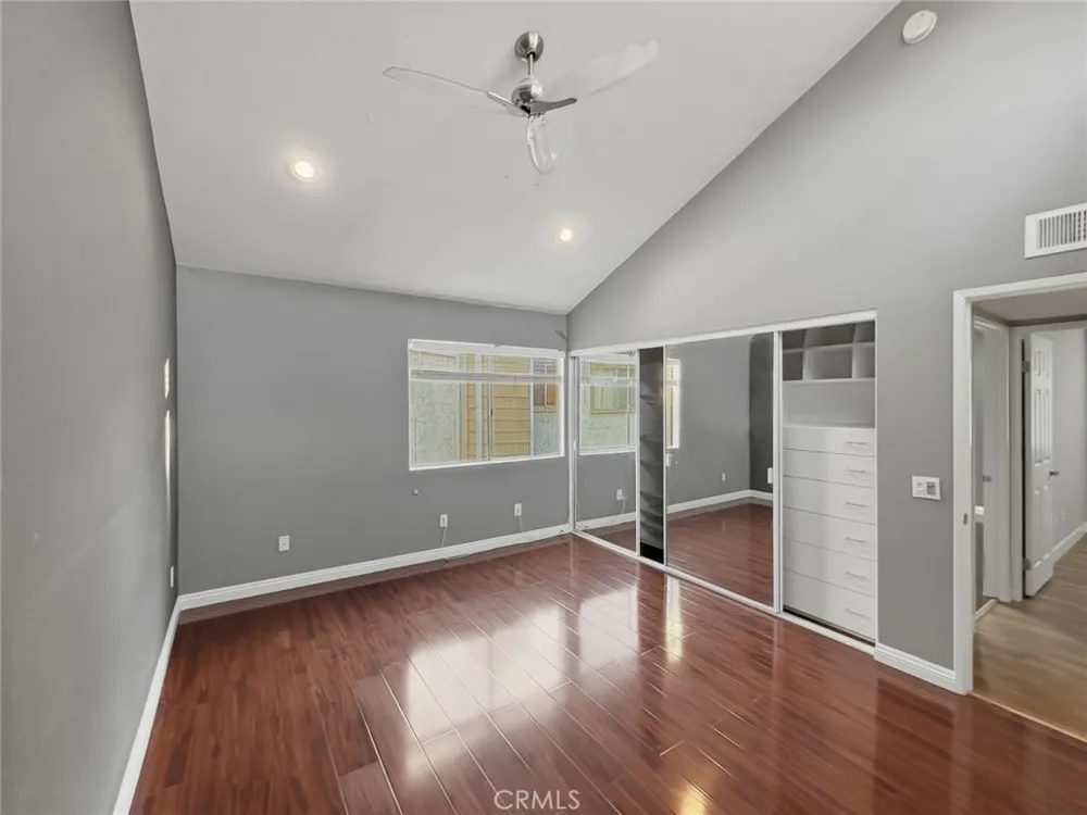 18408 Hatteras #19 Tarzana, CA 91356
