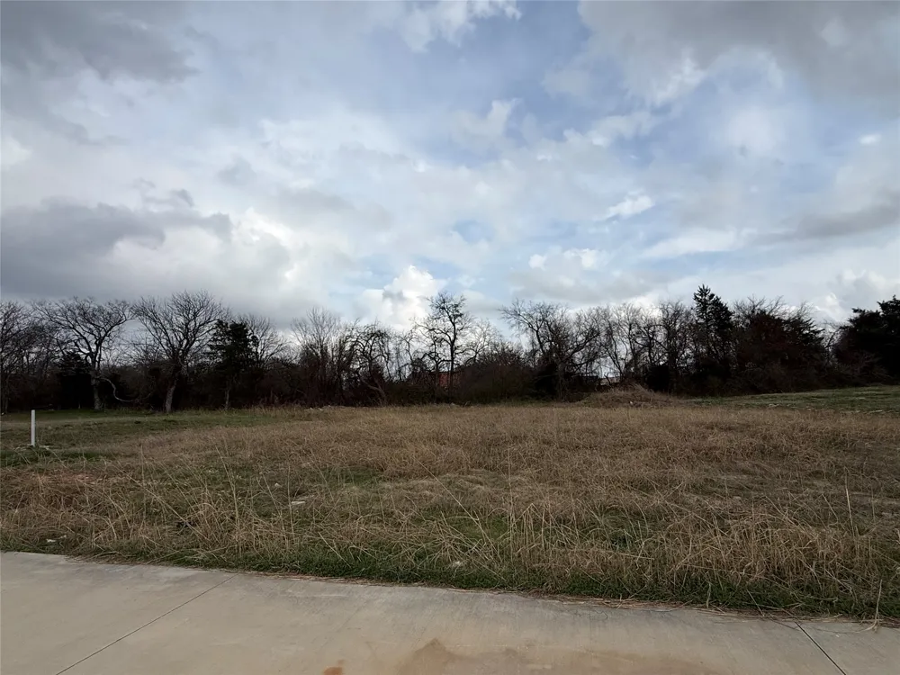 114 Indian Trenton, TX 75490