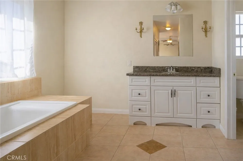 20325 87th California City, CA 93505