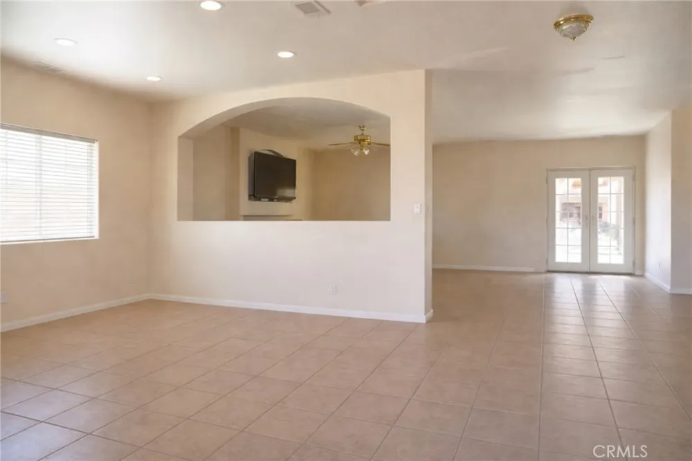 20325 87th California City, CA 93505