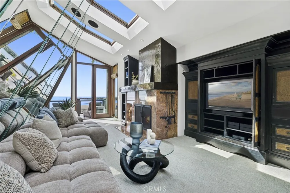 3150 Breakers Corona del Mar, CA 92625