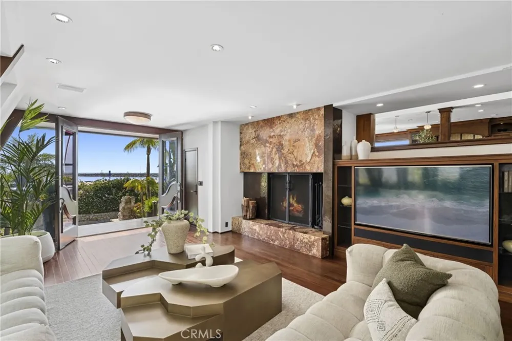 3150 Breakers Corona del Mar, CA 92625