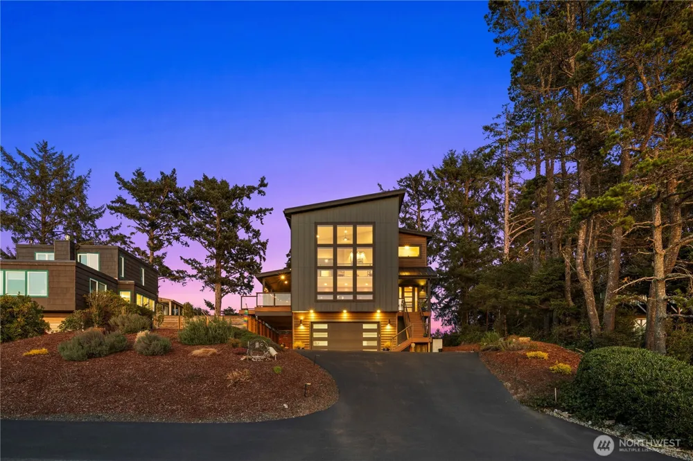 31302 J PLACE Ocean Park, WA 98640