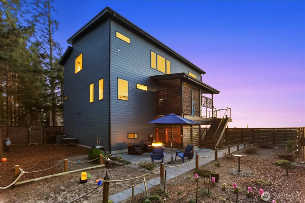 31302 J PLACE Ocean Park, WA 98640
