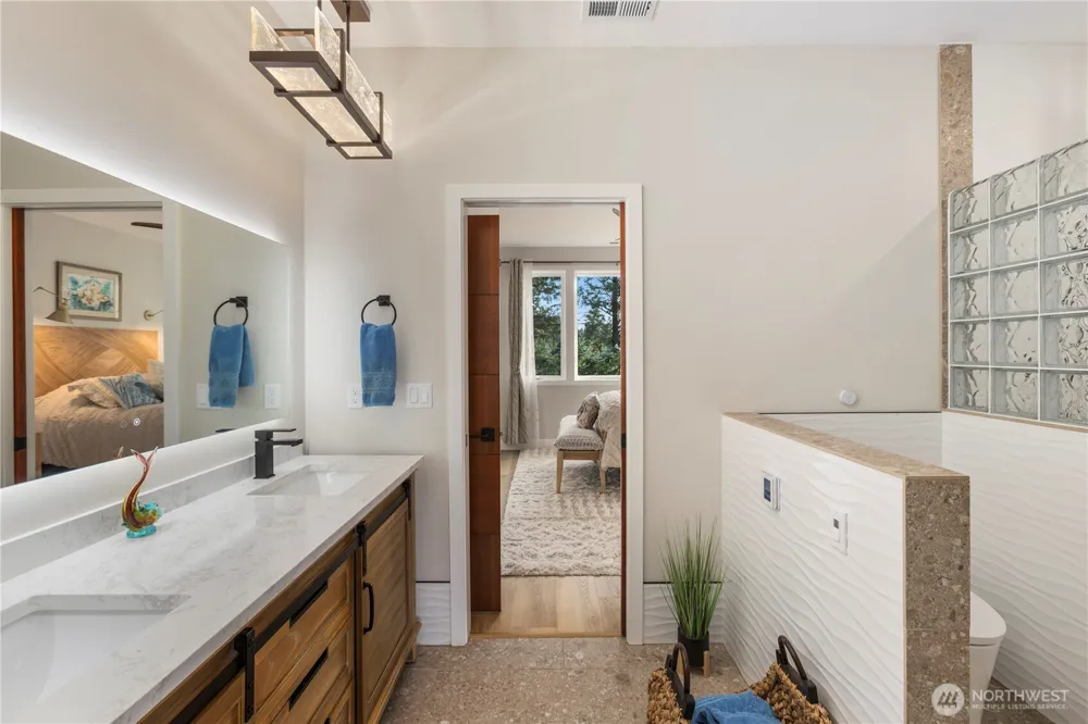 31302 J PLACE Ocean Park, WA 98640