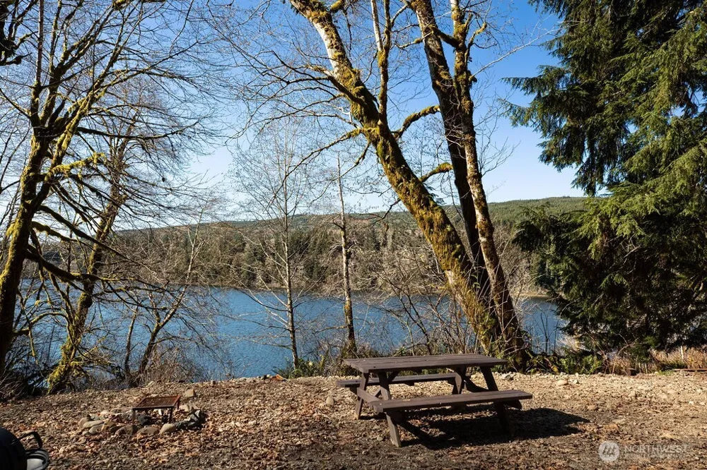 1185 E Lake Pleasant Road Beaver, WA 98305