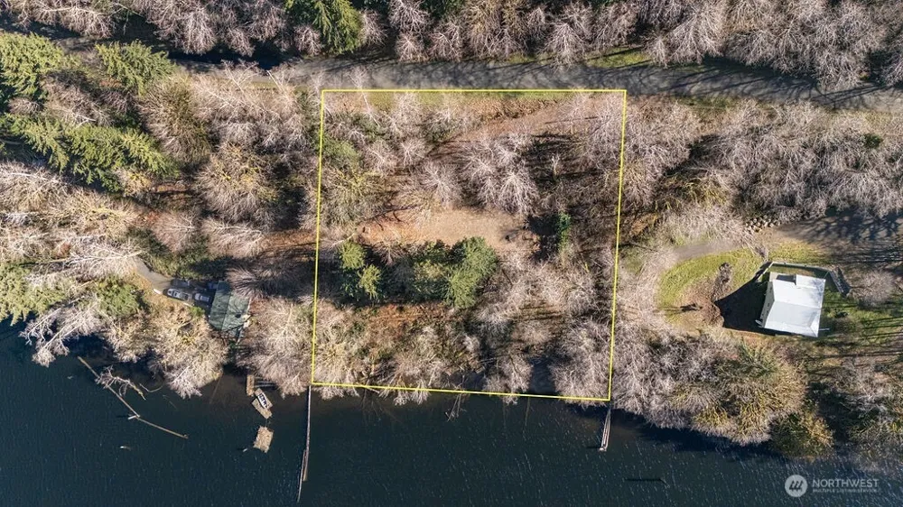1185 E Lake Pleasant Road Beaver, WA 98305