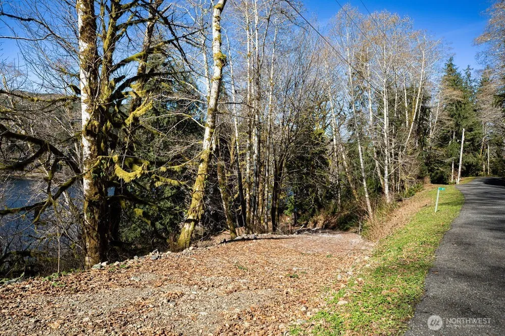 1185 E Lake Pleasant Road Beaver, WA 98305