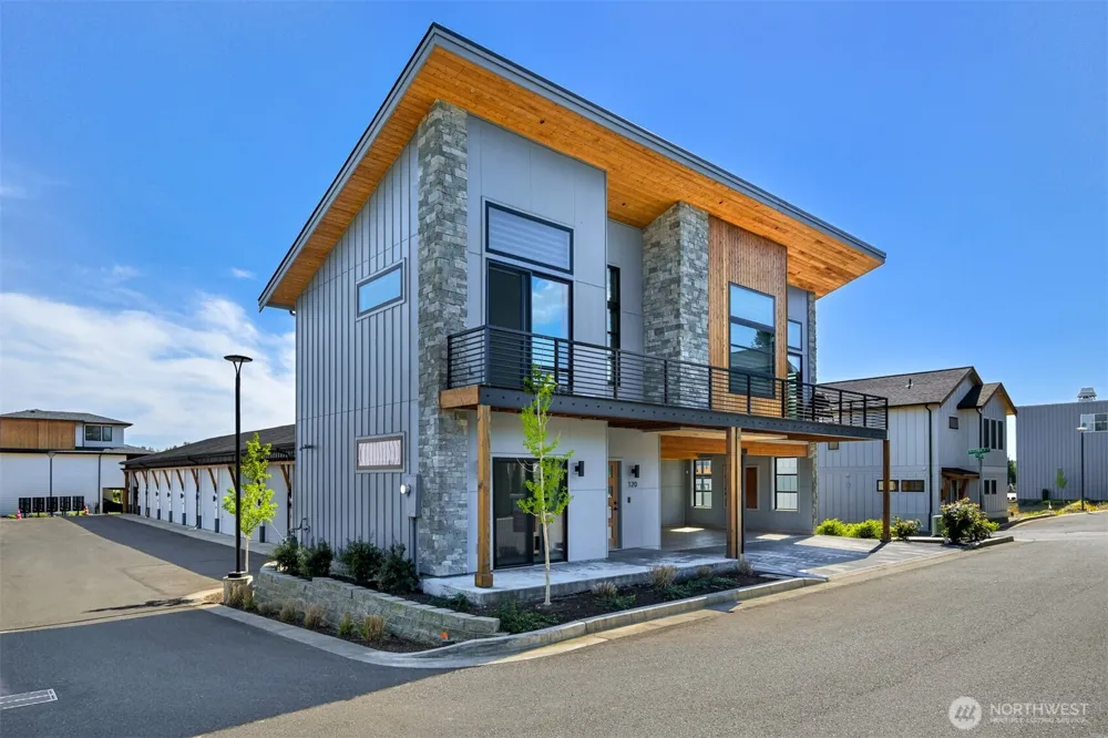 120 Skipping Stone Loop Lynden, WA 98264