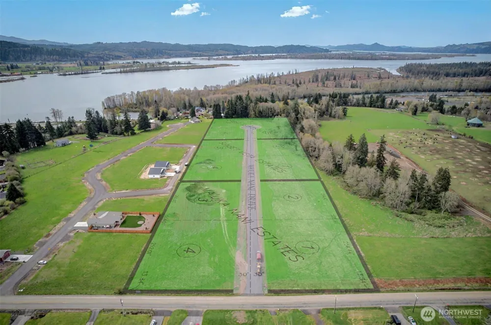 13 Ma'uka Nani Drive Cathlamet, WA 98612